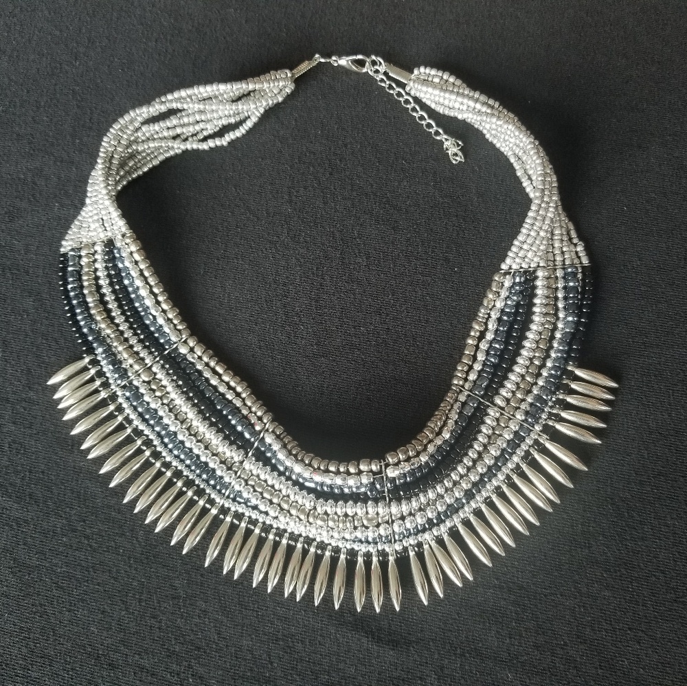 Beaded necklace - Picture 4 of 6
